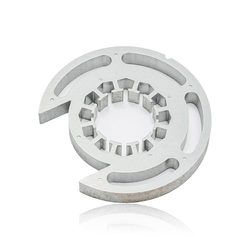 Comment le noyau du rotor influence-t-il la capacité du générateur à fonctionner à différentes vitesses ou dans diverses conditions de charge ?